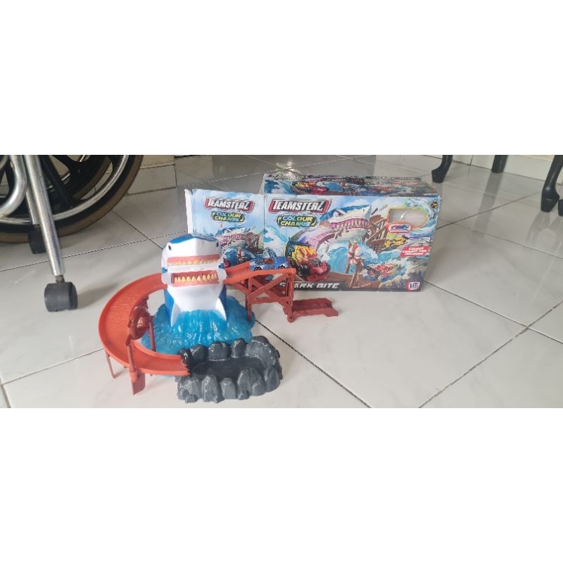 Teamzter color change Shark bite - like hotwheels