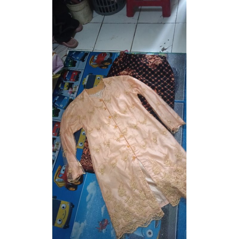 Preloved kebaya