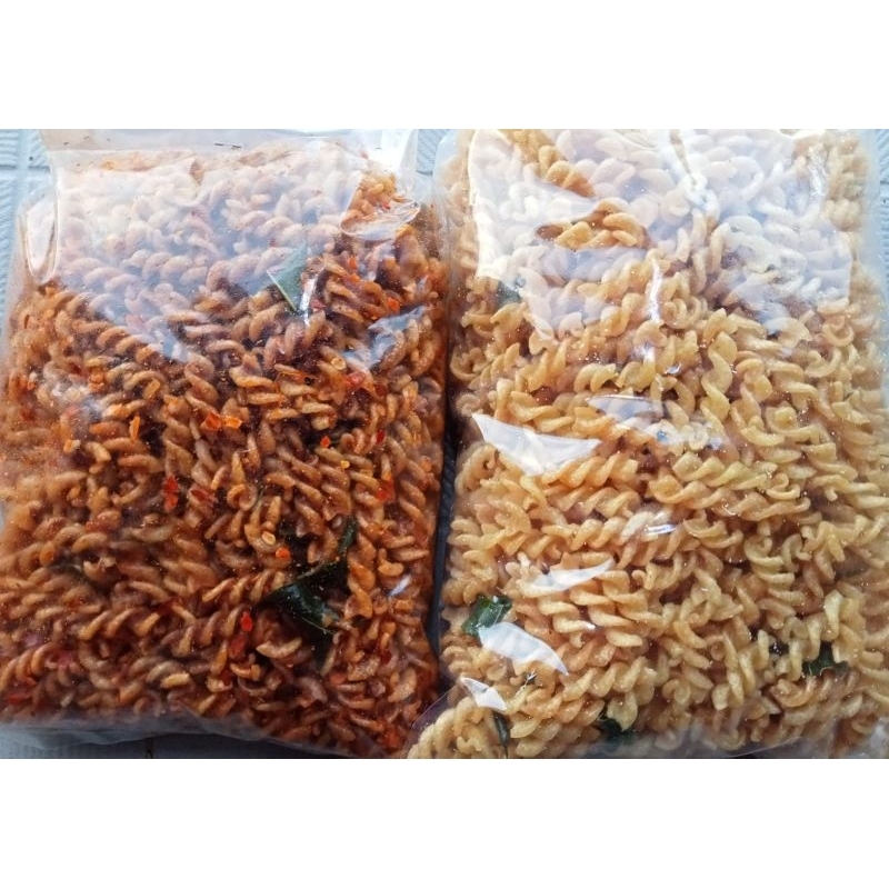 

paket hemat 1kg 500grm makroni sepiral pedas 500grm sepiral original daun jeruk