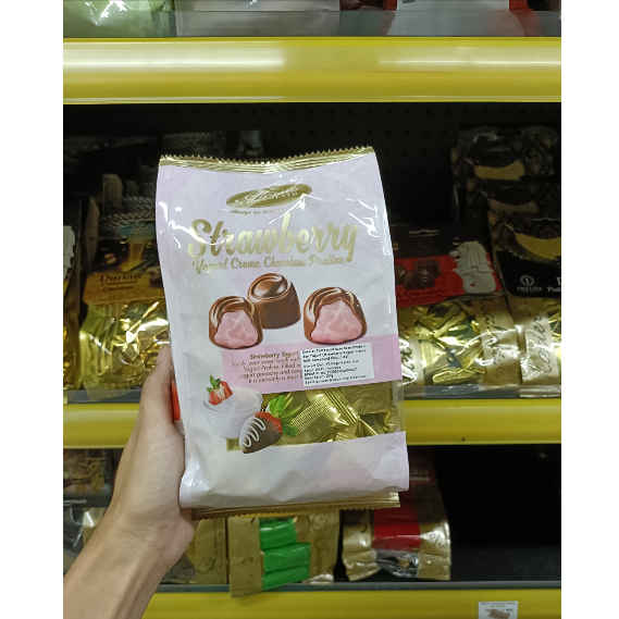 

Alessio ciocolato Chocolate praline 200gr Hazelnut / strawberry / durian /Matcha