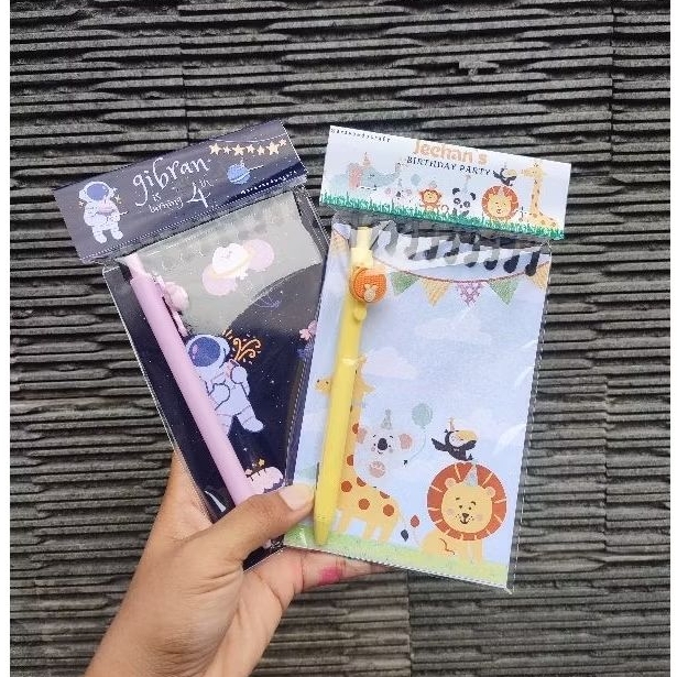 

MINI HAMPERS Notebook Custom & Bolpoin Tempel Clay Lucu