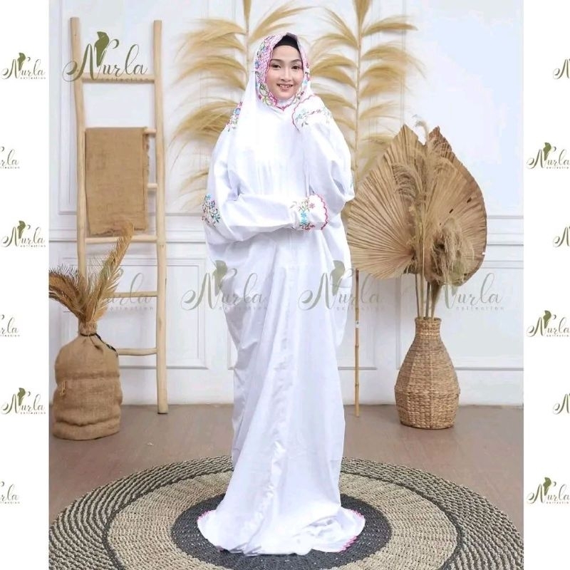 Mukena Terusan Bordir Kudusan Bunga Sakura Semi Sutra Emboss