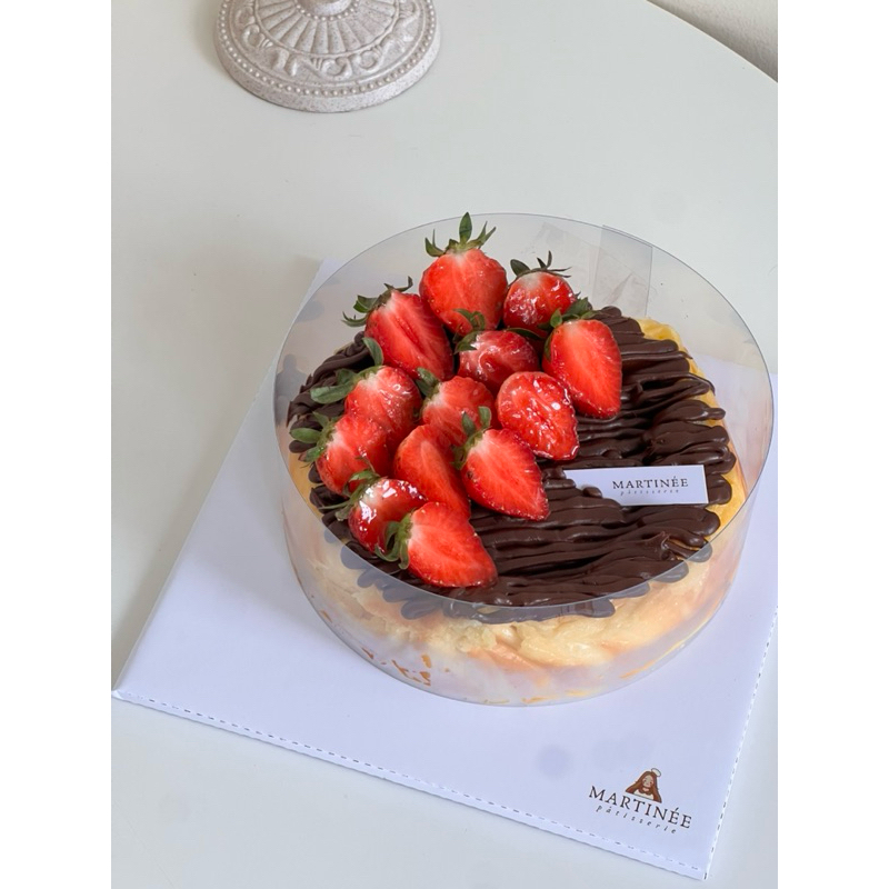 

Nutella Strawberry Basque Cheesecake