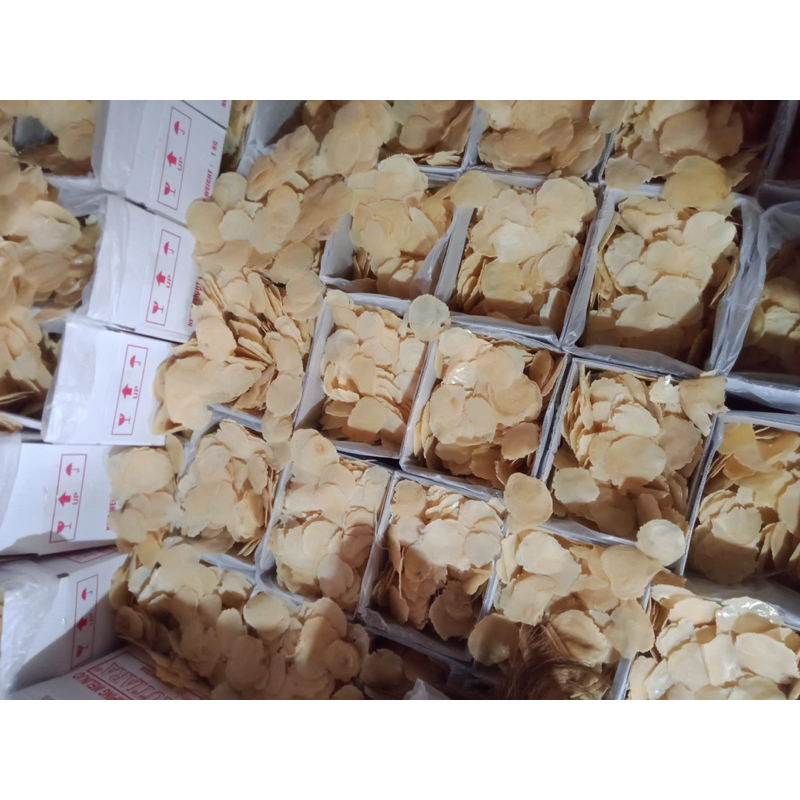 

MUTIARA EMPING MELINJO / Emping Melinjo Khas Limpung( LB Lebar )/ EMPING MELINJO LEBAR / EMPING MELINJO MENTAH / LB 1 kg