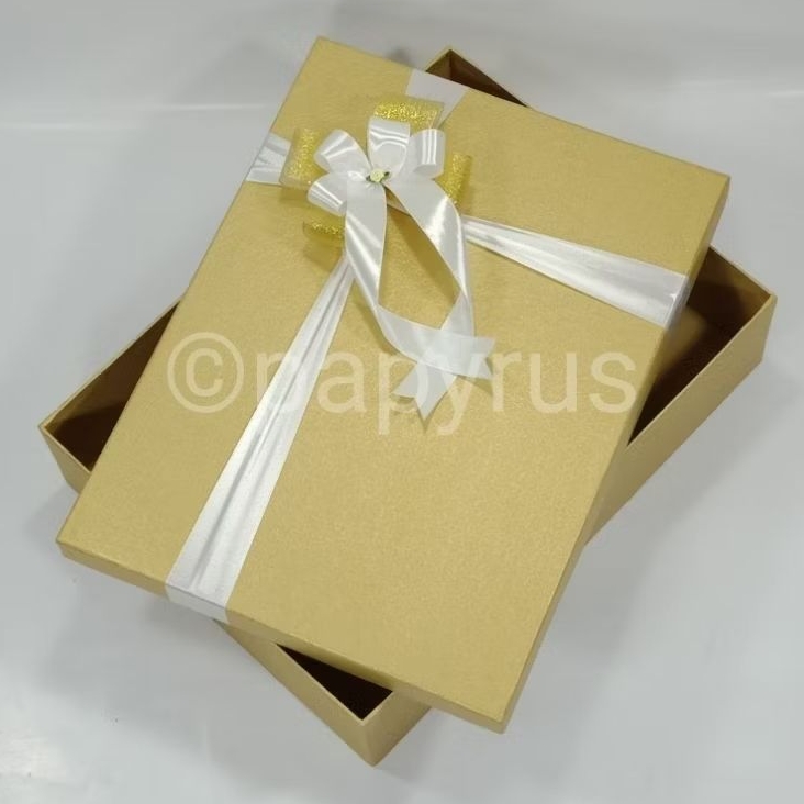 

PAPYRUS 30x40 Tinggi 10cm Kotak Kado Gift Box Hadiah V2