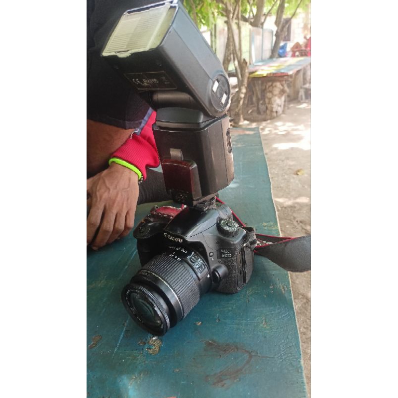 Kamera Canon 60D + Lensa Kit 18-55mm + Flash | Kamera DSLR Second Siap Pakai