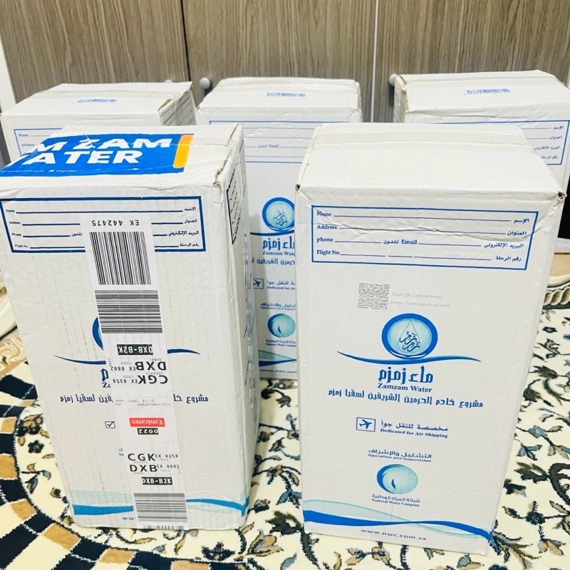 

ir Zam Zam Kemasan Galon 5 Liter Dengan Box/Zam Zam Asli Tanpa Campuran