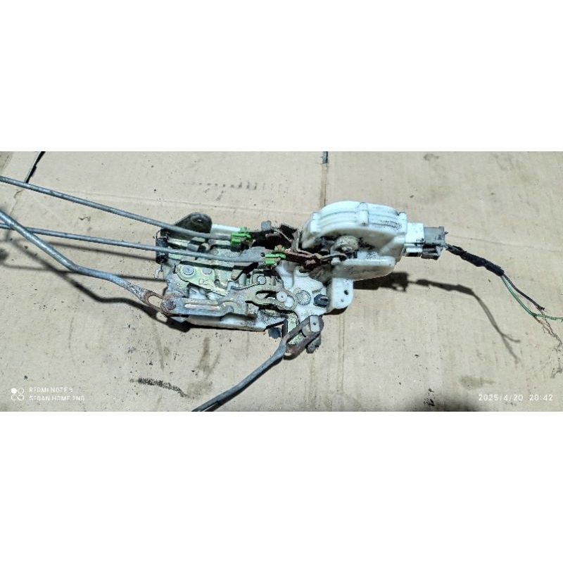 Doorlock mitsubishi galant lele