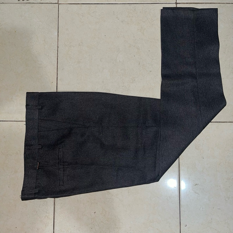 celana kantor formal pria slimfit bahan dasar kain woll warna abu abu
