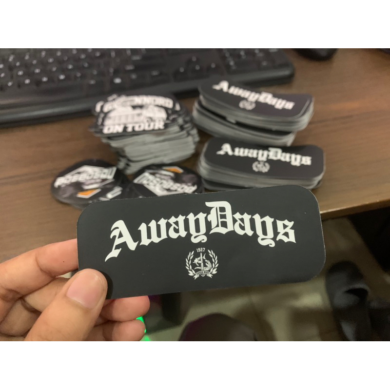 

stiker cutting putus/ stiker produk /stiker label