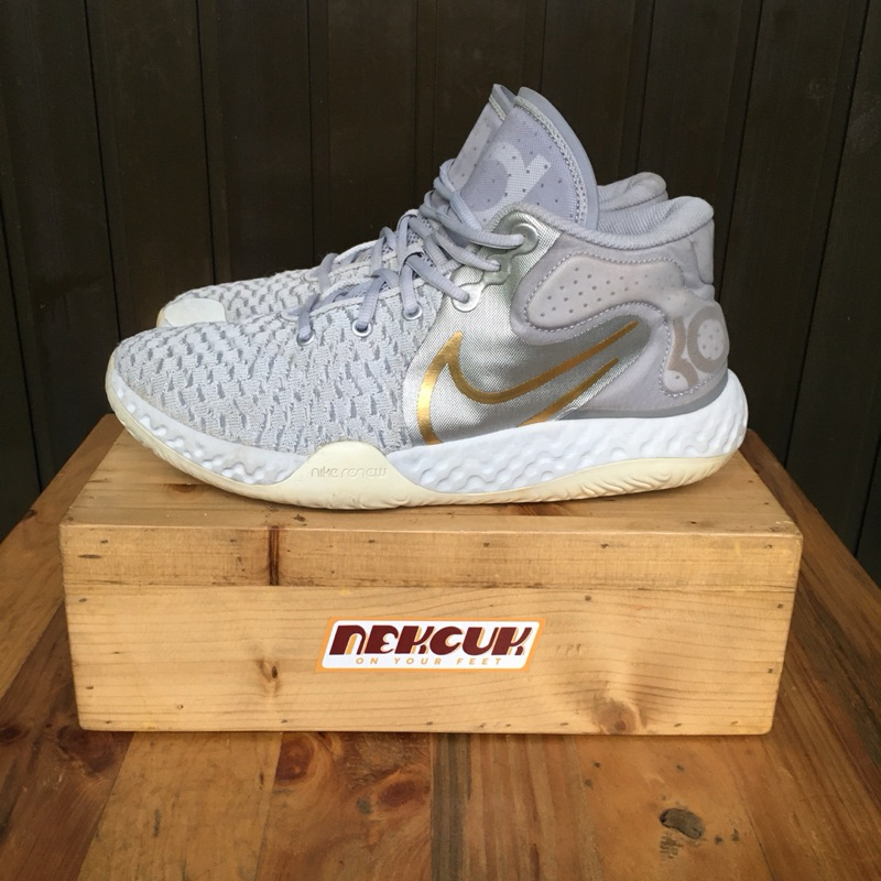 N*KE KD TREY 5 VIII PLATINUM GREY (size 45)
