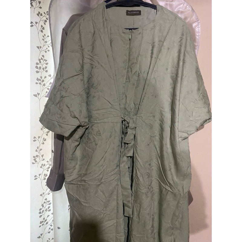 PL kaftan dipakai sekali merk eprise