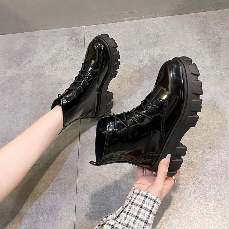 Sepatu BOOTS wanita glossy korean style - Sepatu boots terbaru