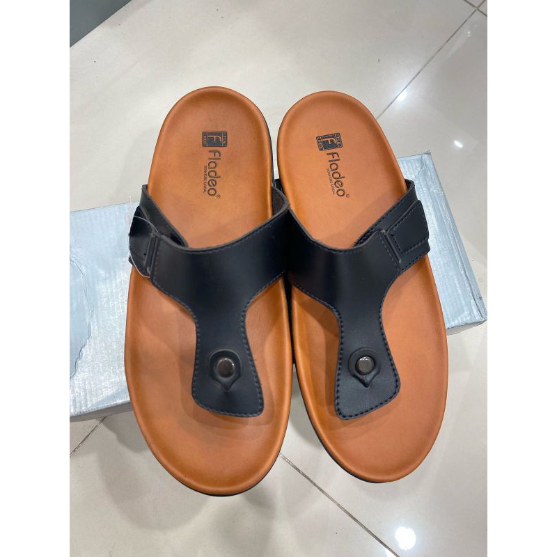 Sandal cowok fladeo