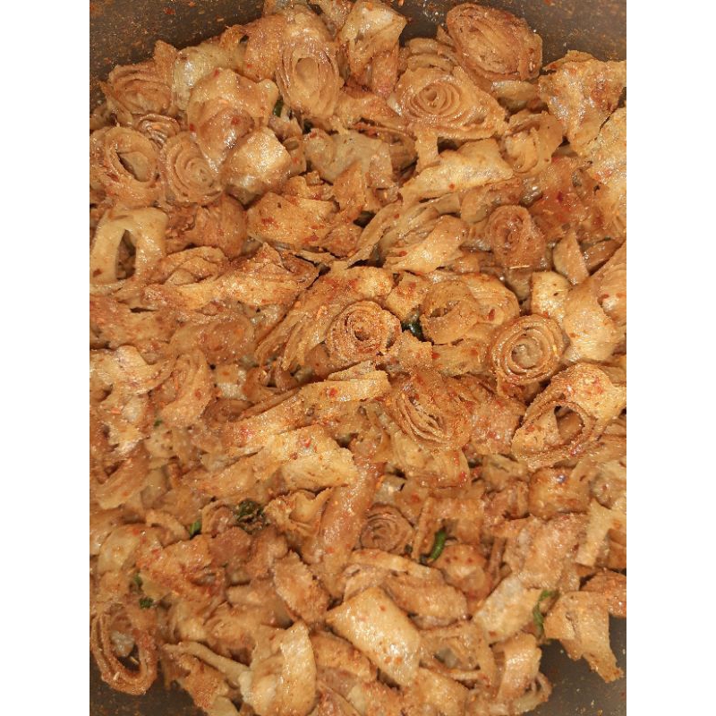 

Lumpia Roll Krispi Renyah Keripik Kulit Lumpia Pedas Asin Gurih Jajanan Kekinian Kripik Hits Termurah