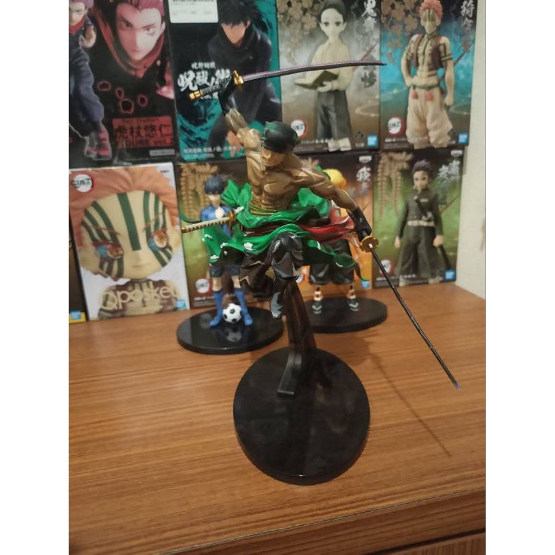 Action figure Pesanan Zoro BWFC repaint original