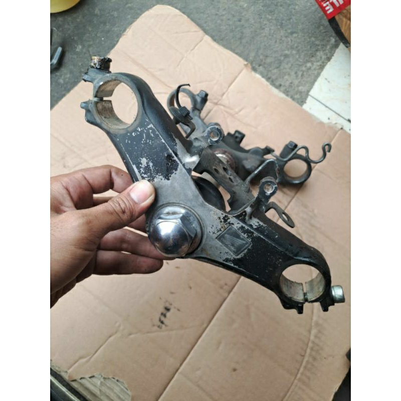 segitiga T atas bawah porok honda CBR150 CBR old original