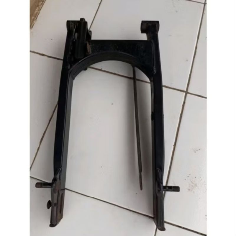 SWING ARM YAMAH VEGA ZR HITAM ORIGINAL