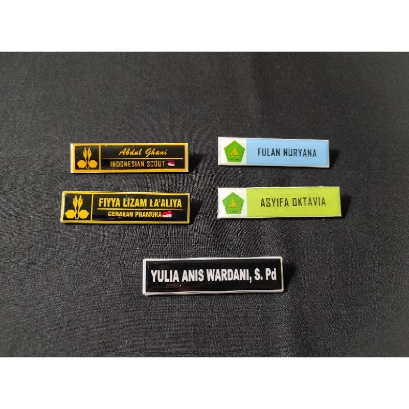 

Pin Nama/Name Tag/Nama Dada Akrilik Susu Peniti uk. 2x8 cm custom