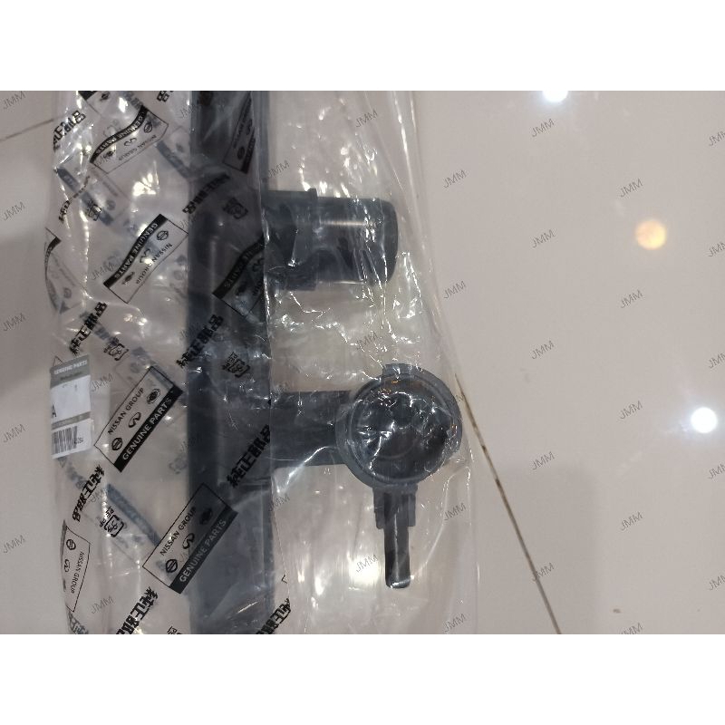 upper tank lower tank cover tank tutup radiator atas Nissan livina 1.5 juke 2011 oem