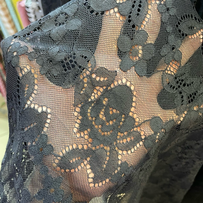 kain semi prada - kain rajut brokat semi prada - kain brokat motif bunga impor - kain brokat warna h