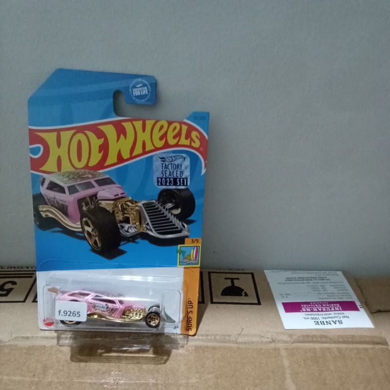 surf crate hotwheels treasure hunts pink