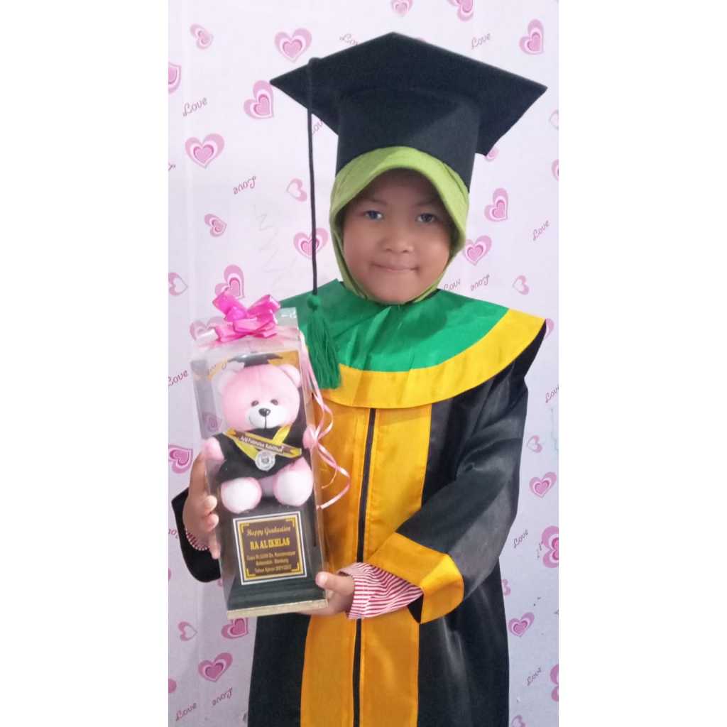 BAJU TOGA WISUDA TK BAHAN SATIN LEMBUT MURAH