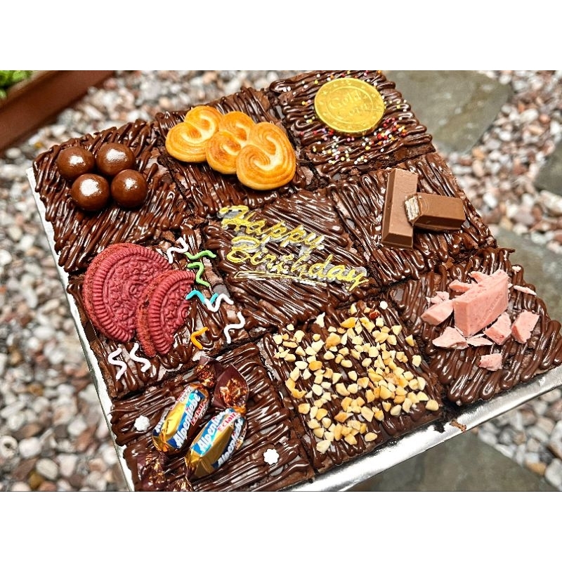 

Brownies premium with belgian chocolate / brownies ulang tahun / kue ulang tahun / brownies potong 20x20cm