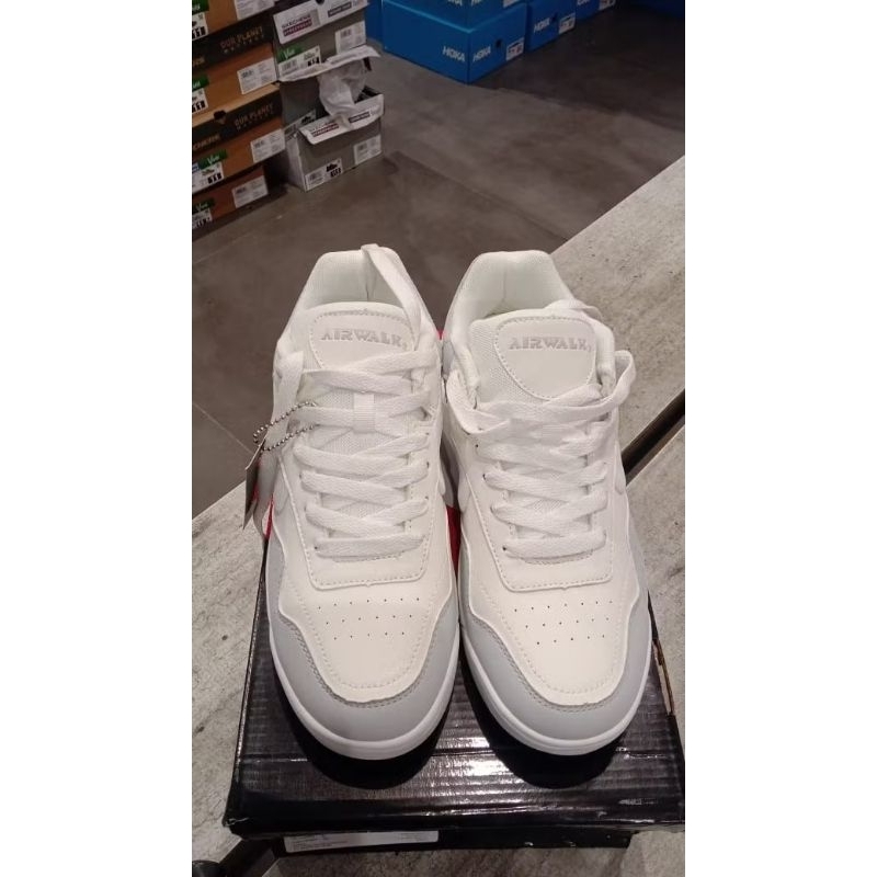SALE AIRWALK WHITE UNISEX ORIGINAL STORE