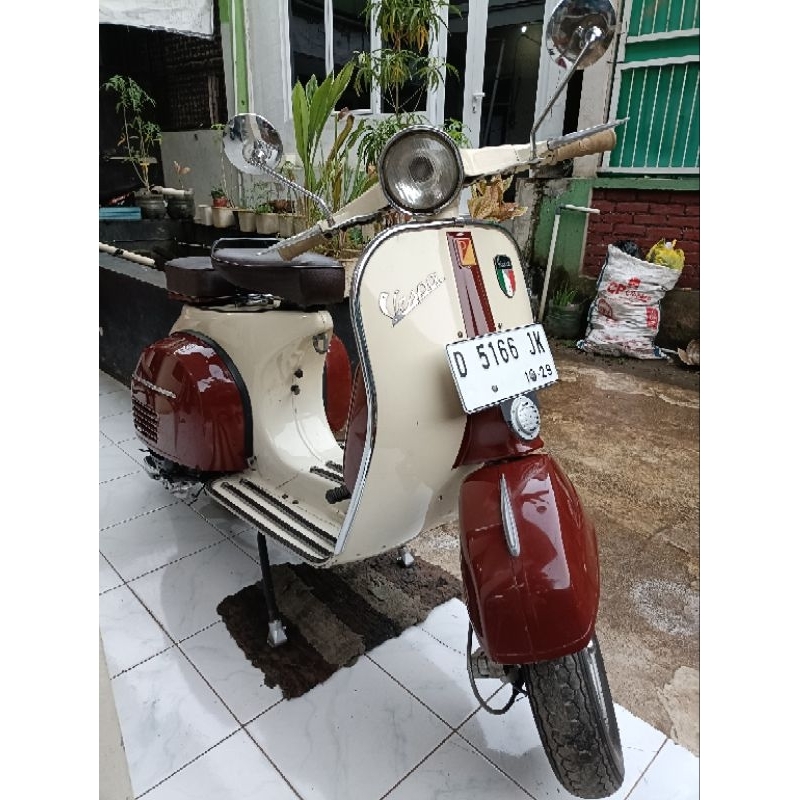 Vespa Super 1966 Cream
