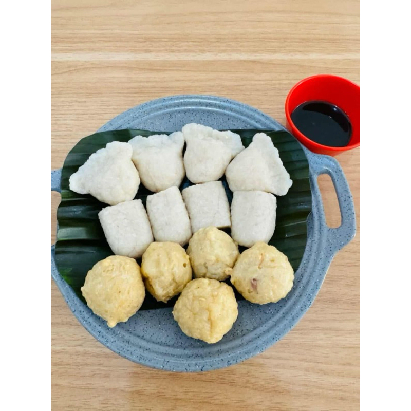 

Pempek Peony / Pempek Vakum / Pempek Ikan / Pempek Telur / Pempek Adaan / Pempek Lenjer / Pempek Campur