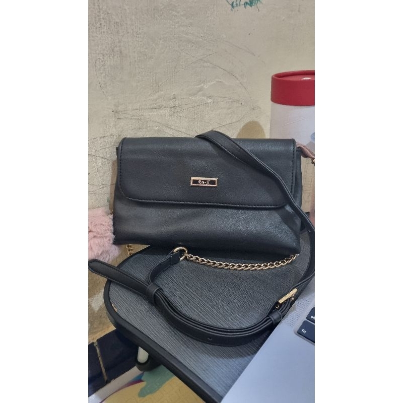 [PRELOVED] Tas Wanita Slingbag merek “Palomino Enji”