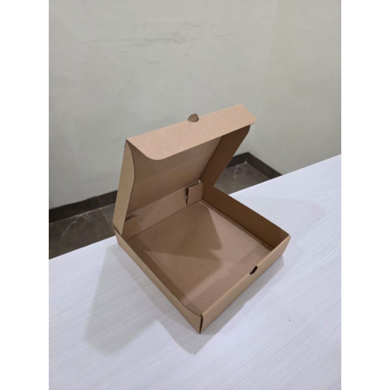 

Kardus Pizza/Pizza Box Polos Uk.25x25x5 cm