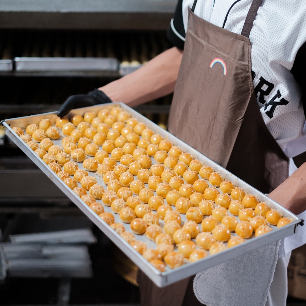 

RK12 Kue Nastar Spesial Keju Beli 1 Toples Gratis 1 Kemasan Pouch Kue Semprit / Sagu Biba Snacks