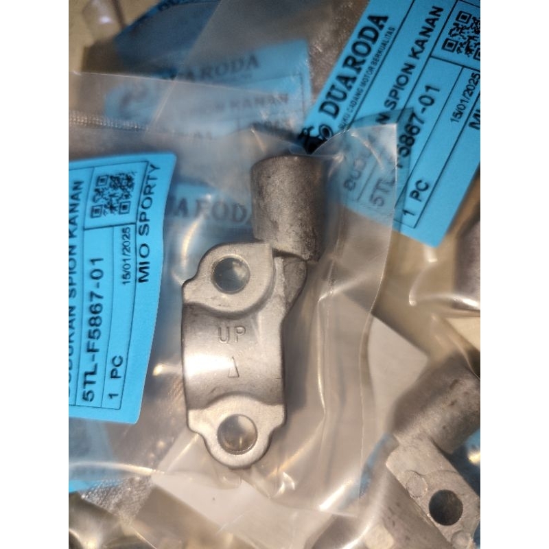 Dudukan Spion Kanan. MIO SPORTY.    (DUARODA)