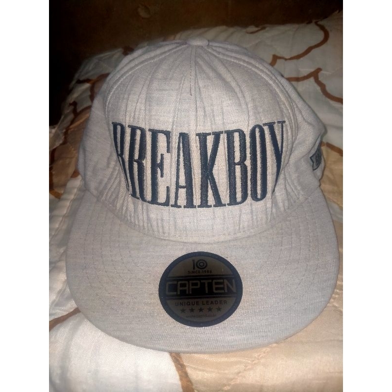 Topi Brooklyn