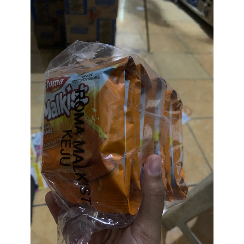

Roma Malkist Rasa Keju Manis 7 Cruchy Layers 18 g Isi 10 Pcs