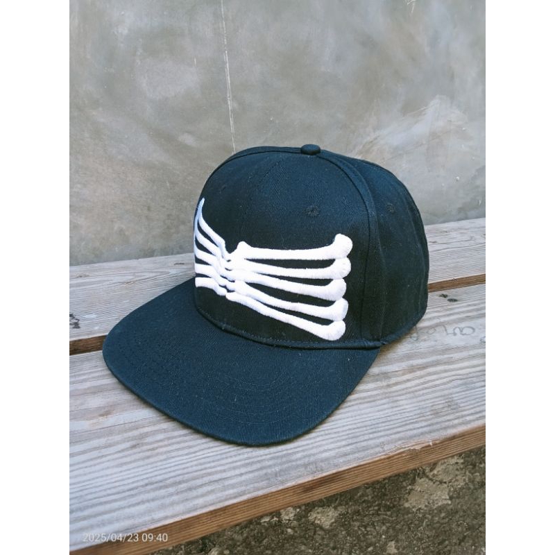 Topi snapback unik logo tengkorak dewasa
