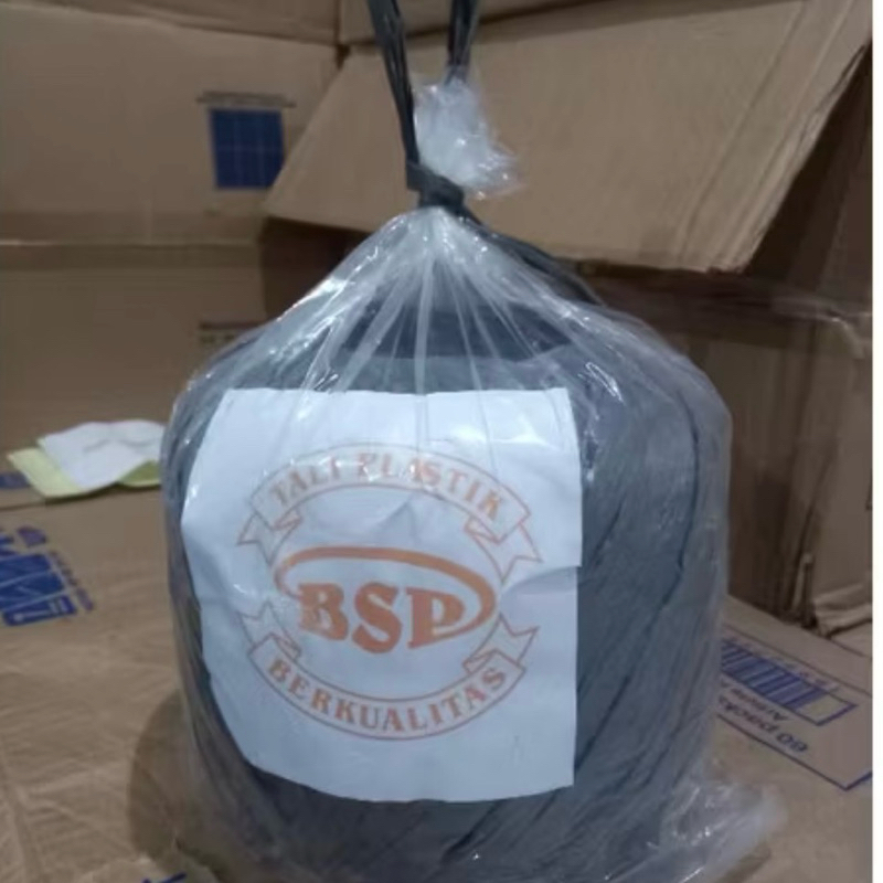 

Tali rafia plastik isi 1 kg isi banyak, panjang dan berkualitas tidak mudah patah