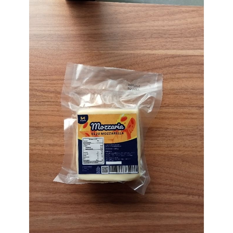 

Mozzaria keju mozzarella 200g