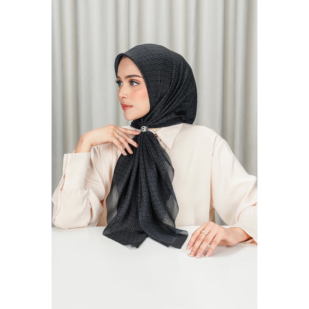 Buttonscarves - Tapis Square