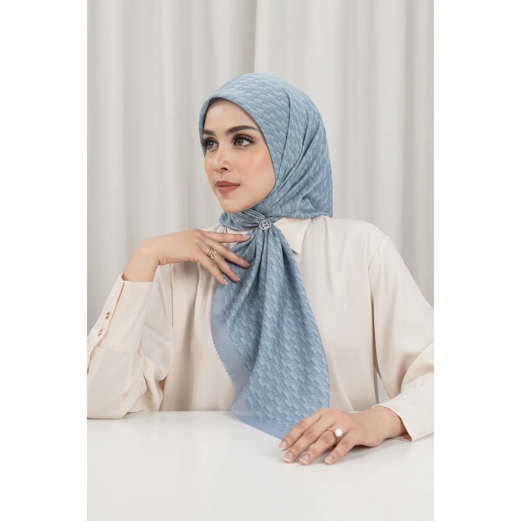 Buttonscarves Leena Monogram Square