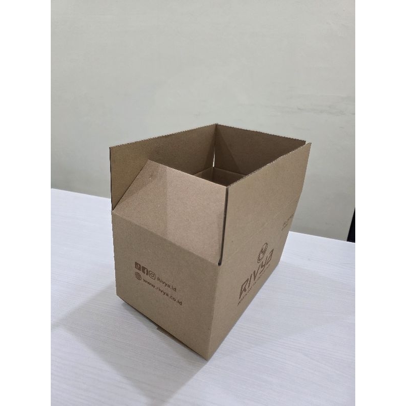 

Kardus Standar Polos Ukuran 40x12x22 cm