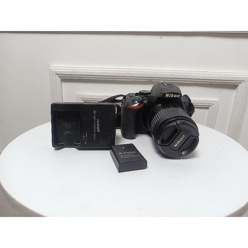 Kamera DSLR NIKON D5500 18-55 vr bekas Normal