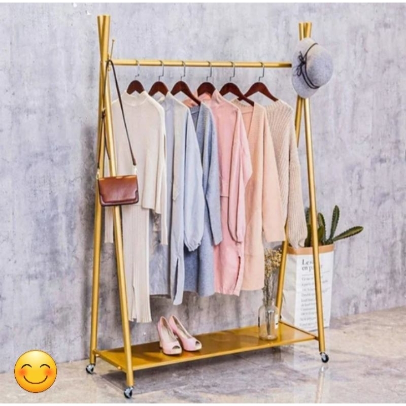 Gantungan baju butik / Gantungan baju minimalis / Rak display baju
