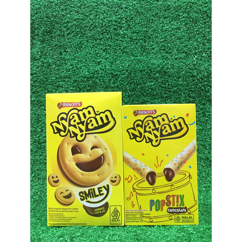 

Arnotts Nyam Nyam Pop Stix / Smiley Chocolate Wafer Roll / Biskuit Sandwich Dengan Krim Cokelat Lokal HALAL