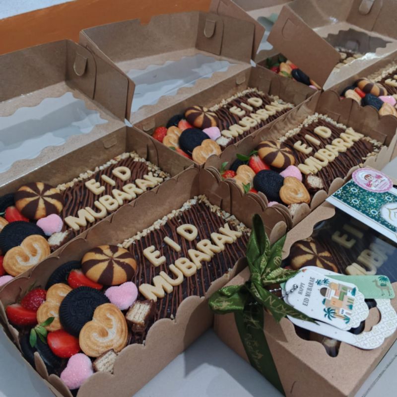 

HAMPERS LEBARAN FUDGY BROWNIES UK.20X10