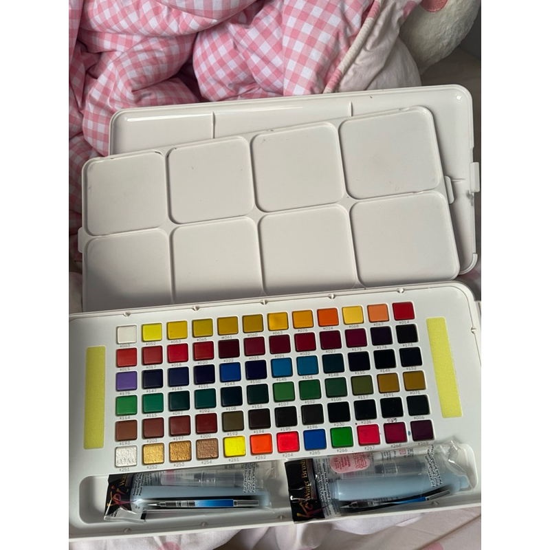 

Sakura Koi Watercolor 72 Studio Set Sketch Box Cat air kesenian art