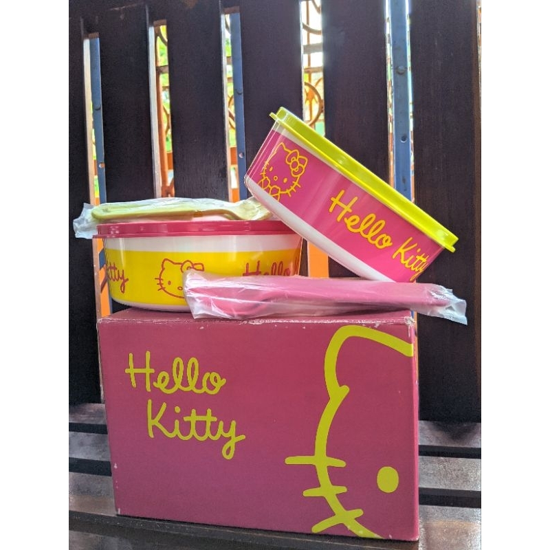 Tupperware Hello Kitty