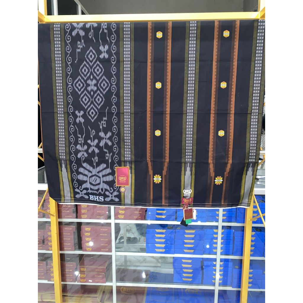 SARUNG BHS EXCELENT GOLD SGB E52 HITAM-KUNING